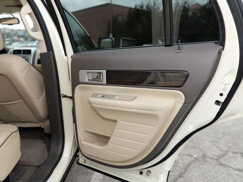 Used 2008 Lincoln MKX AWD image 29