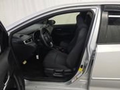 Used 2019 Toyota Corolla SE w/ Carpet Mat Package image 4