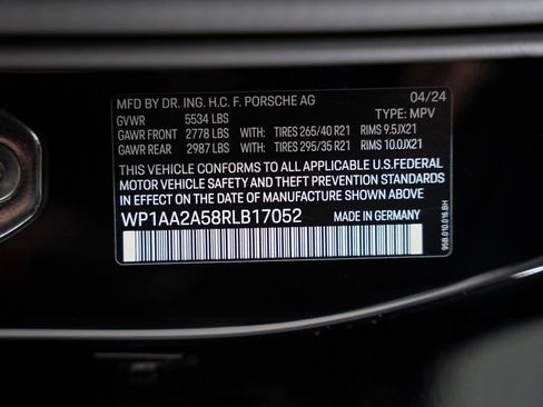 Used 2024 Porsche Macan image 23