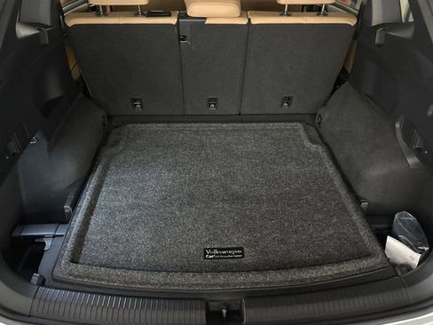 Certified 2024 Volkswagen Tiguan SE R-Line image 19