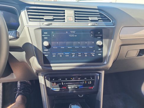 Certified 2023 Volkswagen Tiguan SE image 28