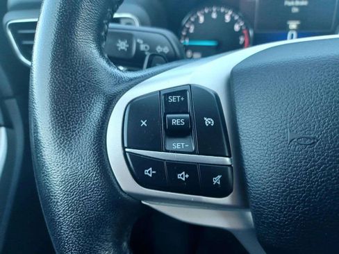 Used 2020 Ford Explorer XLT w/ Equipment Group 202A AWD/4WD image 19
