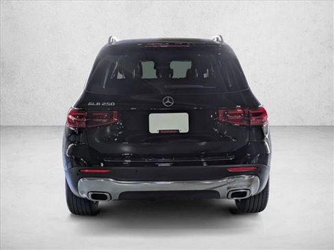 Certified 2025 Mercedes-Benz GLB 250 image 9