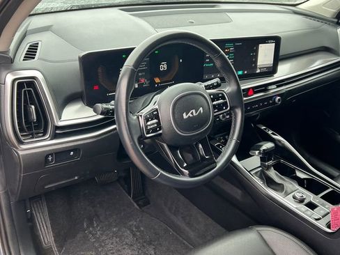 Used 2024 Kia Sorento S image 17