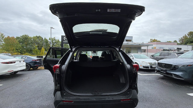 Used 2022 Toyota RAV4 XLE Premium FWD image 32