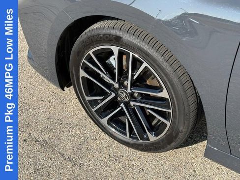 Used 2026 Toyota Camry XLE w/ Premium Package FWD image 10