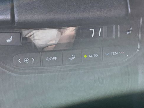 Used 2022 Toyota Highlander Platinum AWD/4WD image 28