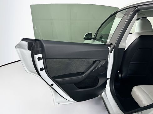 Used 2023 Tesla Model Y Long Range AWD/4WD image 24