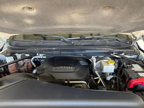 Used 2019 RAM 2500 Laramie AWD/4WD image 27