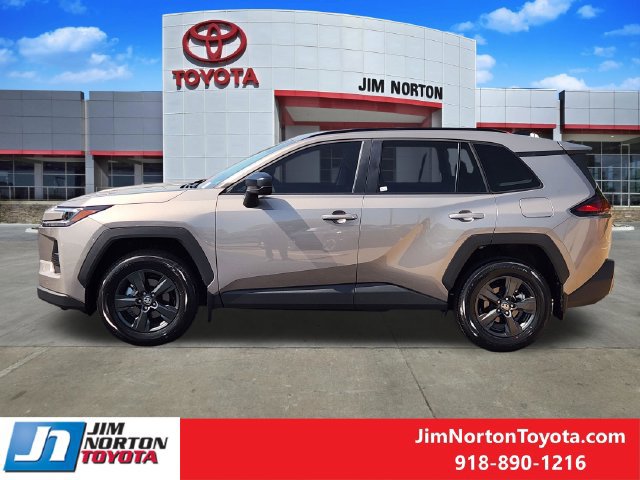 Used 2026 Toyota RAV4 LE FWD image 5