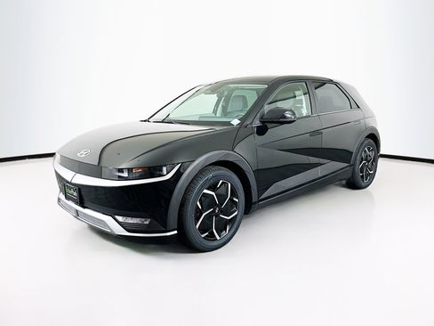 Used 2024 Hyundai Ioniq 5 SE RWD image 3