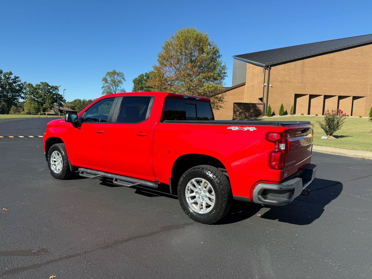Used 2020 Chevrolet Silverado 1500 LT w/ All-Star Edition AWD/4WD image 5