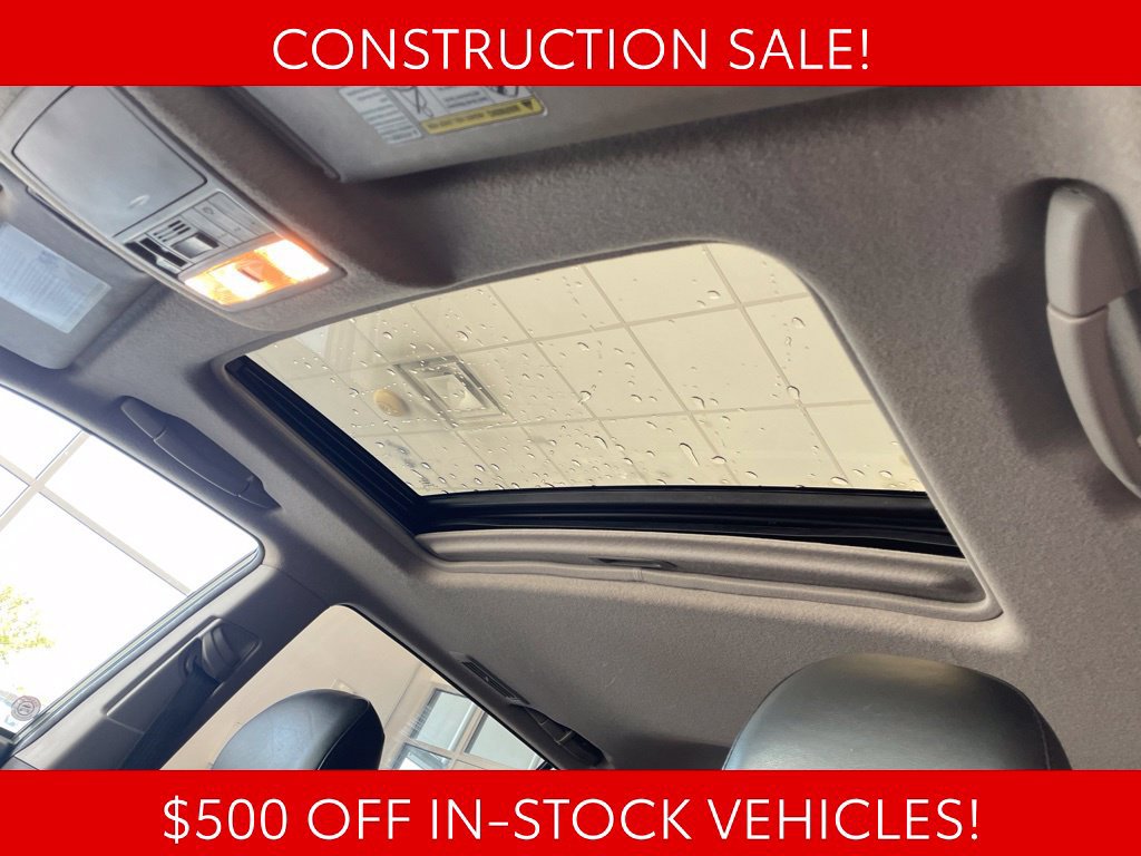 Used 2012 Toyota Highlander Limited w/ Tow Pkg AWD/4WD image 11