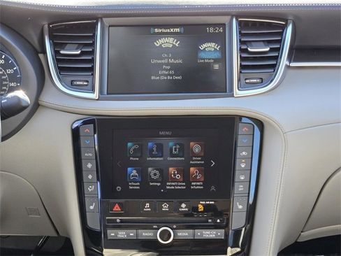 New 2025 INFINITI QX50 Luxe image 17