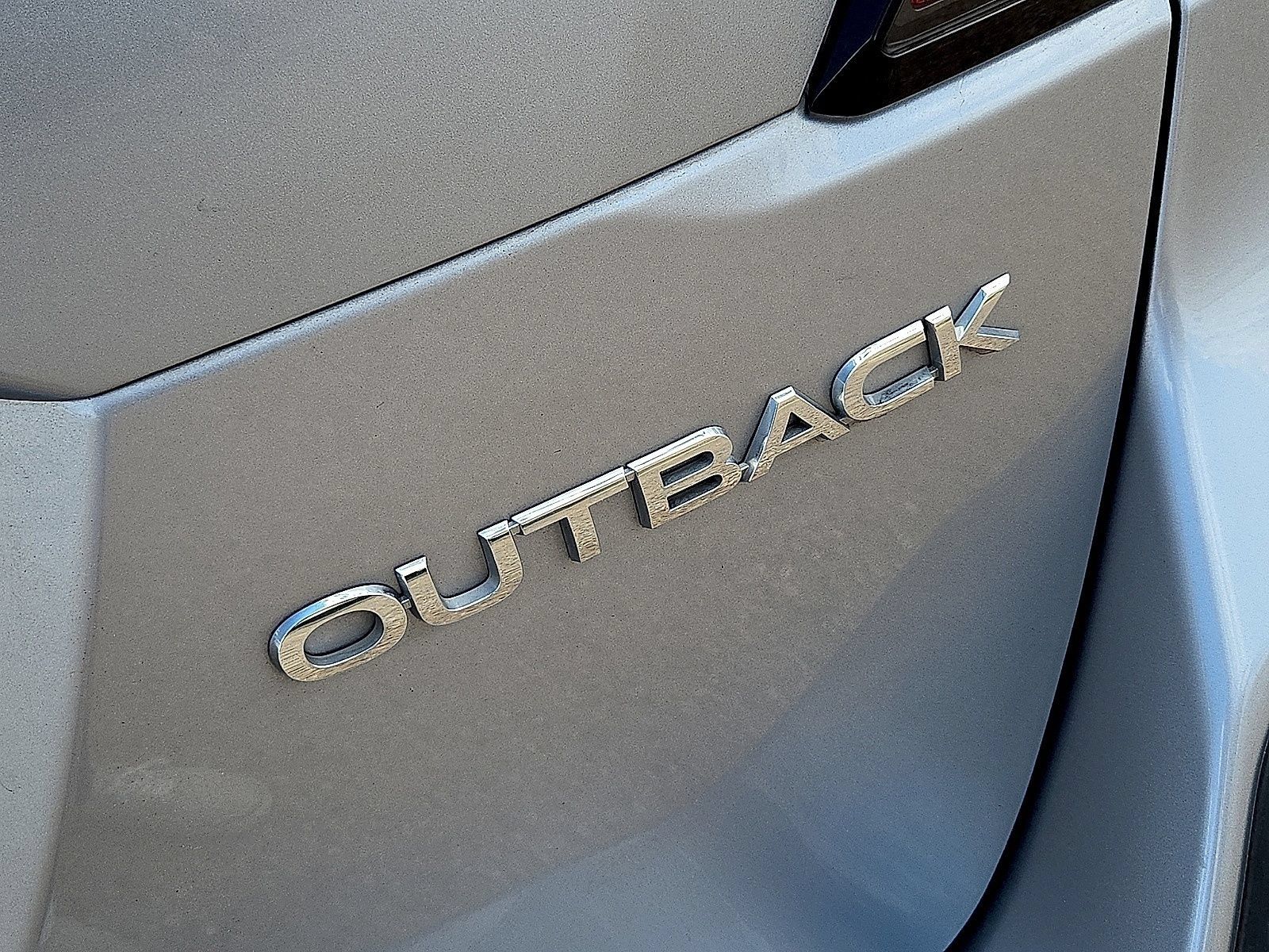 Used 2023 Subaru Outback Limited AWD/4WD image 13