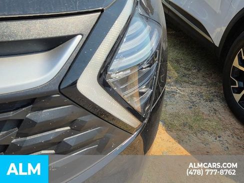 Used 2025 Kia Sportage LX FWD image 16