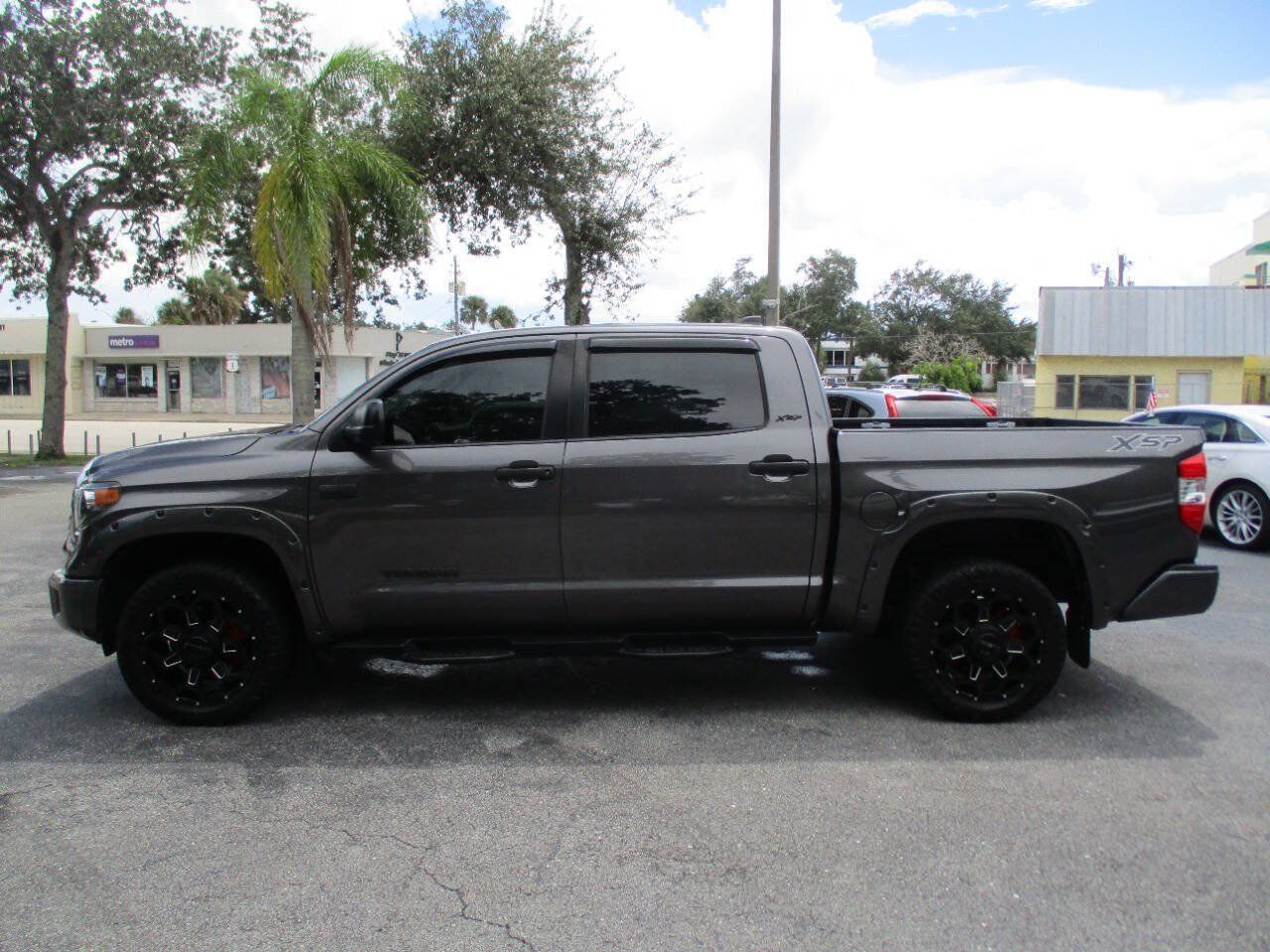 Used 2020 Toyota Tundra SR5 w/ SR5 Upgrade Package AWD/4WD image 6