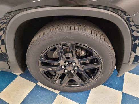 Used 2020 Chevrolet Traverse LT w/ LPO, Black Accent Package image 15