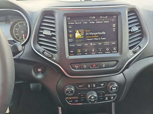Used 2023 Jeep Cherokee Altitude Lux w/ Lux Elite Package AWD/4WD image 14