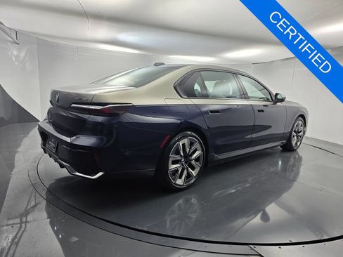 Certified 2023 BMW i7 xDrive60 AWD/4WD image 4