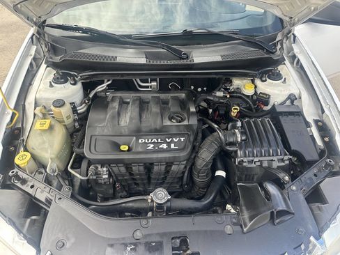 Used 2011 Dodge Avenger Express image 16