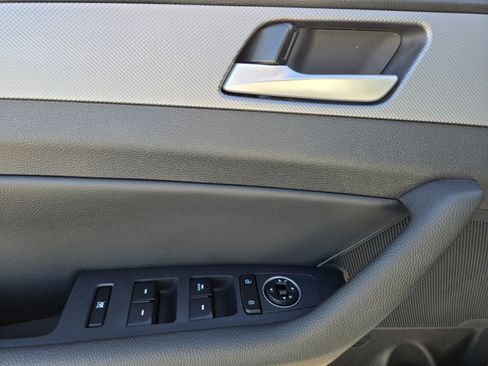 Used 2018 Hyundai Sonata SEL w/ Cargo Package image 18