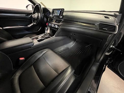 Used 2018 Honda Accord Sport image 10