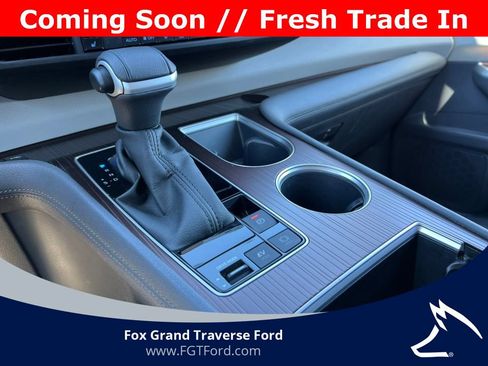 Used 2023 Toyota Sienna XLE FWD image 28