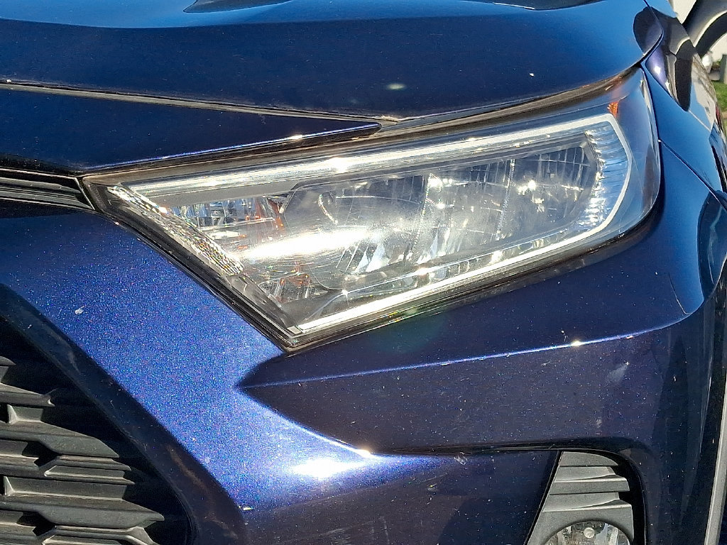 Used 2019 Toyota RAV4 XLE w/ All Weather Liner Package AWD/4WD image 8