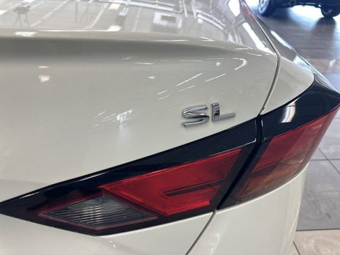 Used 2021 Nissan Altima 2.5 SL FWD image 9