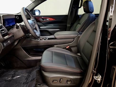 Used 2025 Chevrolet Traverse Z71 w/ Driver Confidence Package image 8