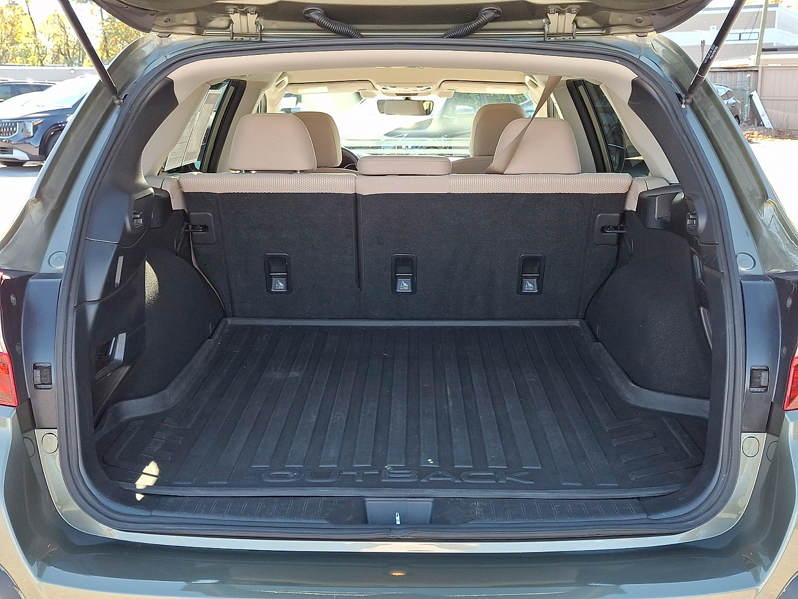 Used 2019 Subaru Outback 2.5i Premium AWD/4WD image 27
