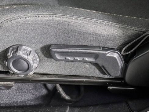 Used 2024 Jeep Wrangler Unlimited image 18