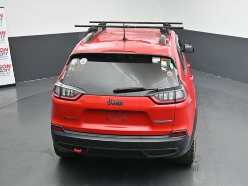 Used 2019 Jeep Cherokee Trailhawk w/ Cold Weather Group image 16