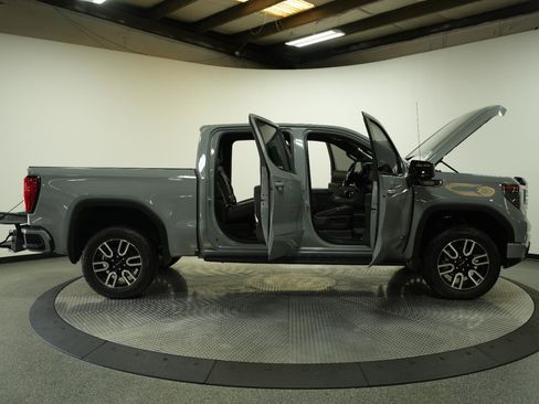 Used 2025 GMC Sierra 1500 AT4 w/ AT4 Premium Package AWD/4WD image 10
