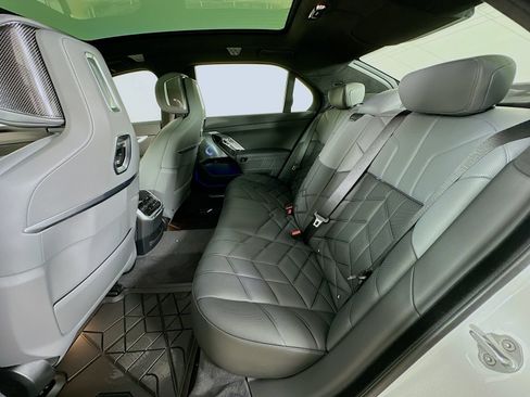 New 2026 BMW 760i xDrive w/ Executive Package AWD/4WD image 37