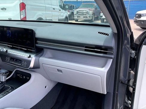 Used 2025 Hyundai Kona SEL image 17