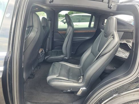 Used 2019 Tesla Model X 75D AWD/4WD image 2