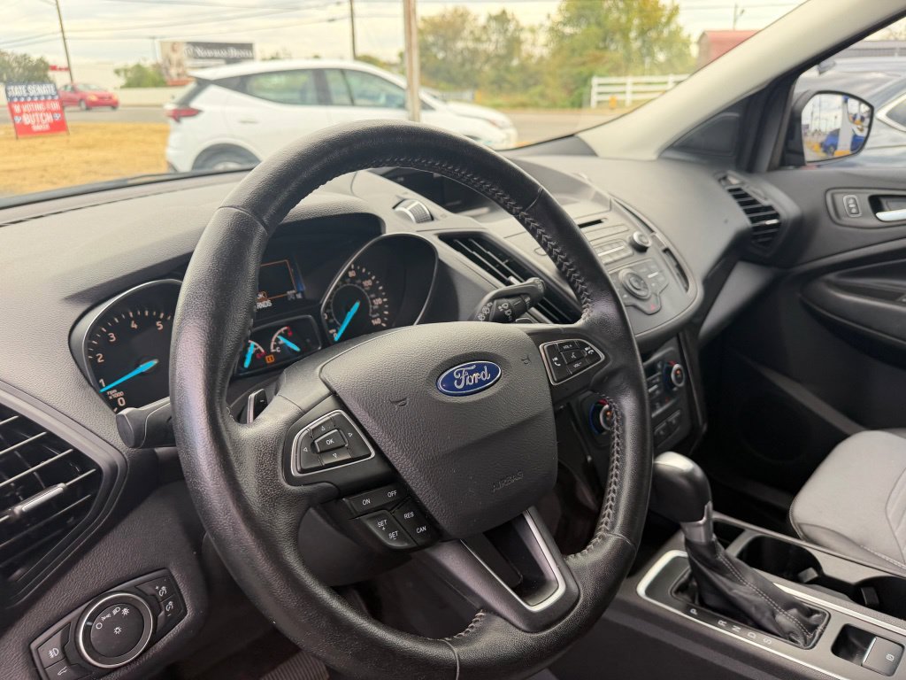 Used 2018 Ford Escape SE w/ SE Sport Appearance Package AWD/4WD image 12