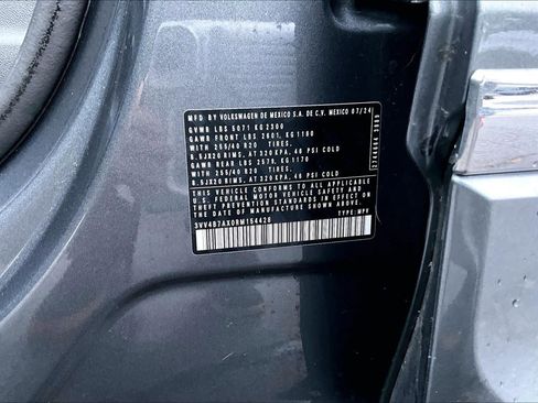 Used 2024 Volkswagen Tiguan SEL R-Line image 31