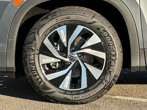 New 2025 Volkswagen Tiguan S image 25