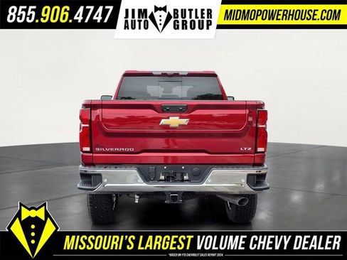 Used 2026 Chevrolet Silverado 3500 LTZ w/ LTZ Premium Package AWD/4WD image 4