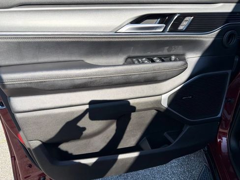 Used 2024 Jeep Wagoneer Series II AWD/4WD image 18