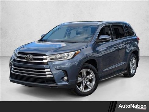 Used 2017 Toyota Highlander Limited image 1