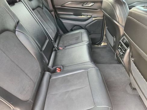 Used 2023 Jeep Grand Cherokee Altitude RWD image 31