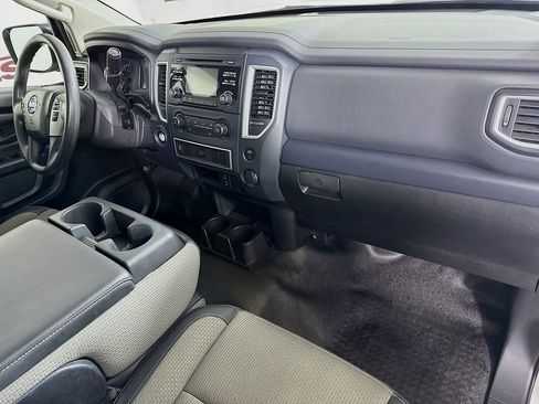Used 2017 Nissan Titan S image 29