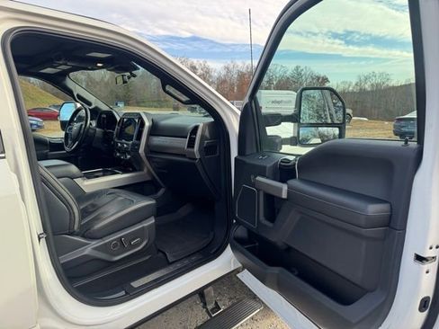 Used 2022 Ford F350 Platinum w/ FX4 Off-Road Package image 16