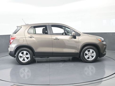 Used 2021 Chevrolet Trax LS w/ Tint and Cruise Package FWD image 7