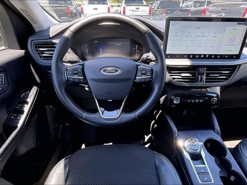 Used 2025 Ford Escape SE FWD image 14