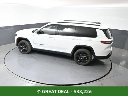 Used 2023 Jeep Grand Cherokee L Limited w/ Luxury Tech Group II AWD/4WD image 21